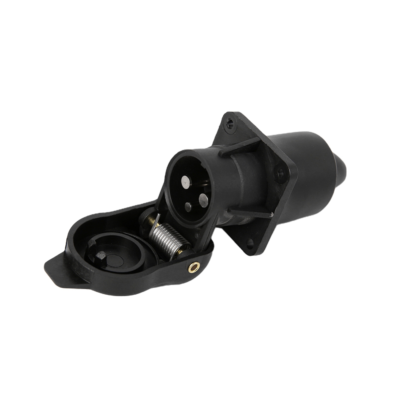 3pólová zásuvka - 4 upevňovacie body JH038-B